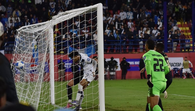 Arquímides Ordoñez descontó para Guatemala que terminó 2-3 ante Panamá. Foto: Stanley Herrarte