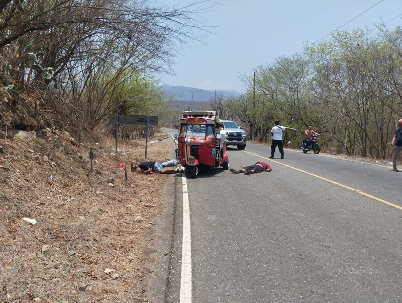 Conductor y tres pasajeros de mototaxi fueron atacados en El Jícaro, El Progreso