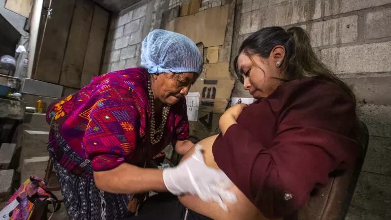 El 19 de mayo fue establecido como el Día Nacional de la Comadrona Guatemalteca Iyom y/o rati’t ak’al.