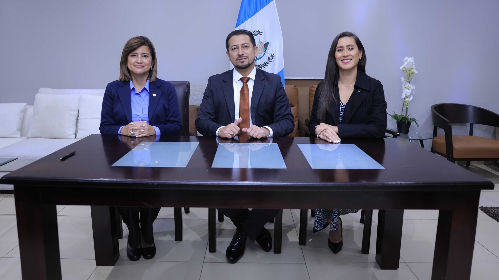 Bernardo Arévalo, presidente de Guatemala realiza su primer gira por Europa.