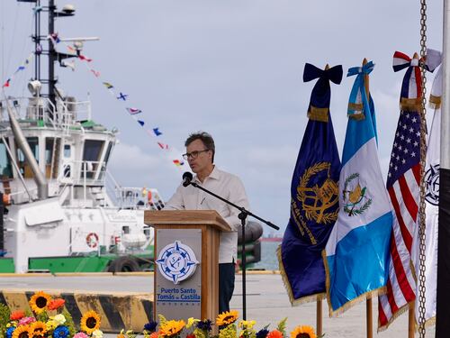 Así fue la visita del encargado de negocios de Estados Unidos en Izabal