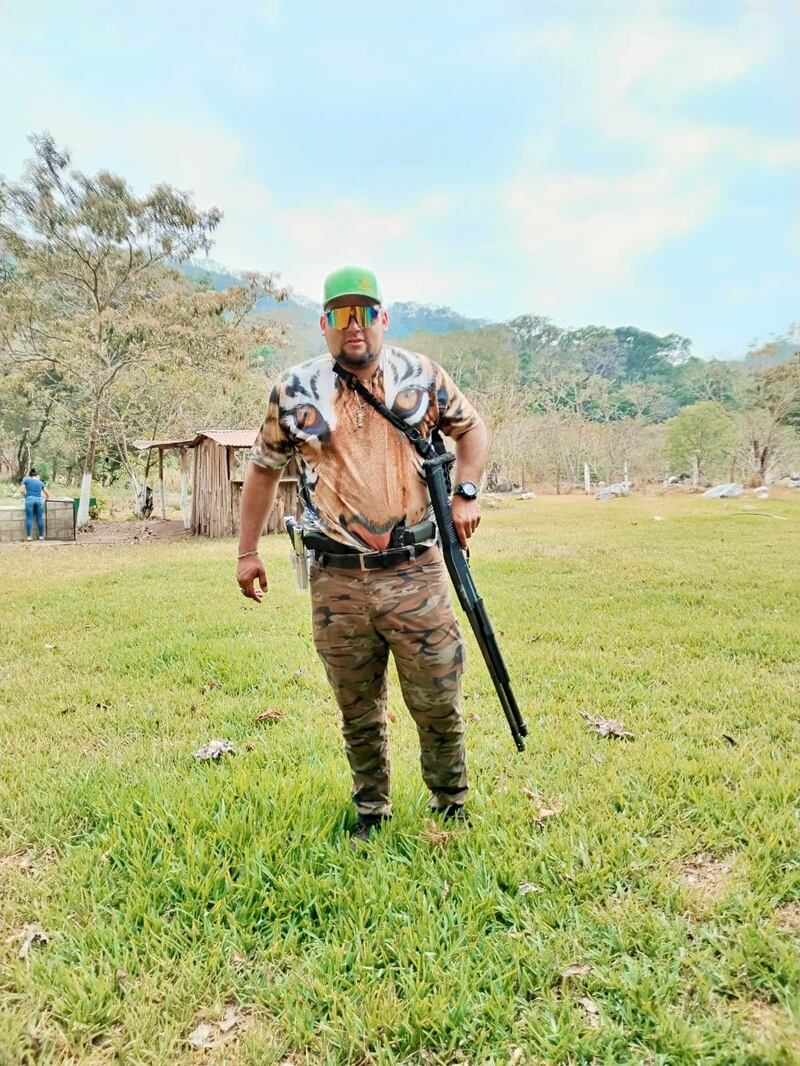 A Brandon le gustaba las armas