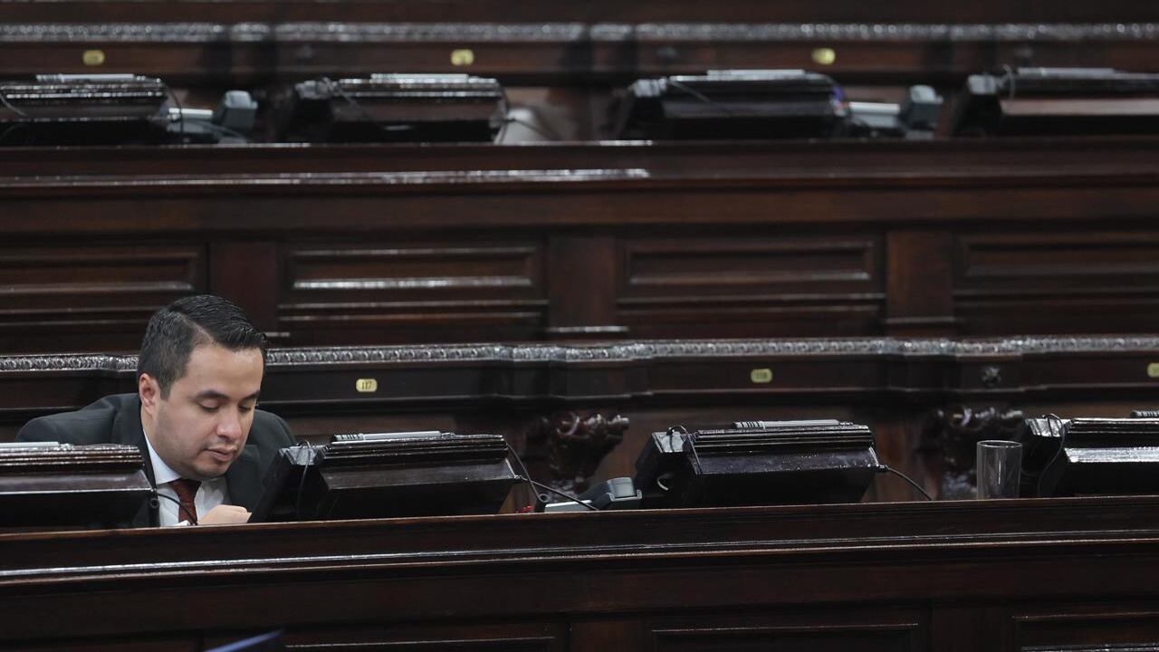 La falta de quorúm retrasó elección de magistrados de la CC. Foto: DCA