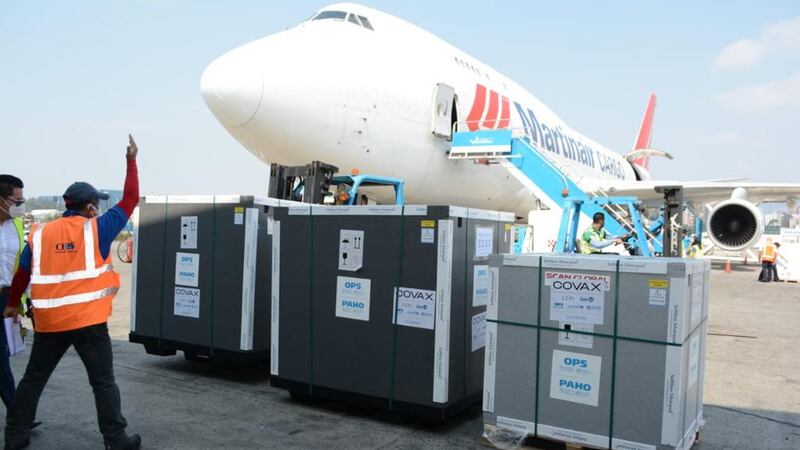 VIDEO. Segundo lote de vacunas de Covax arriba al país