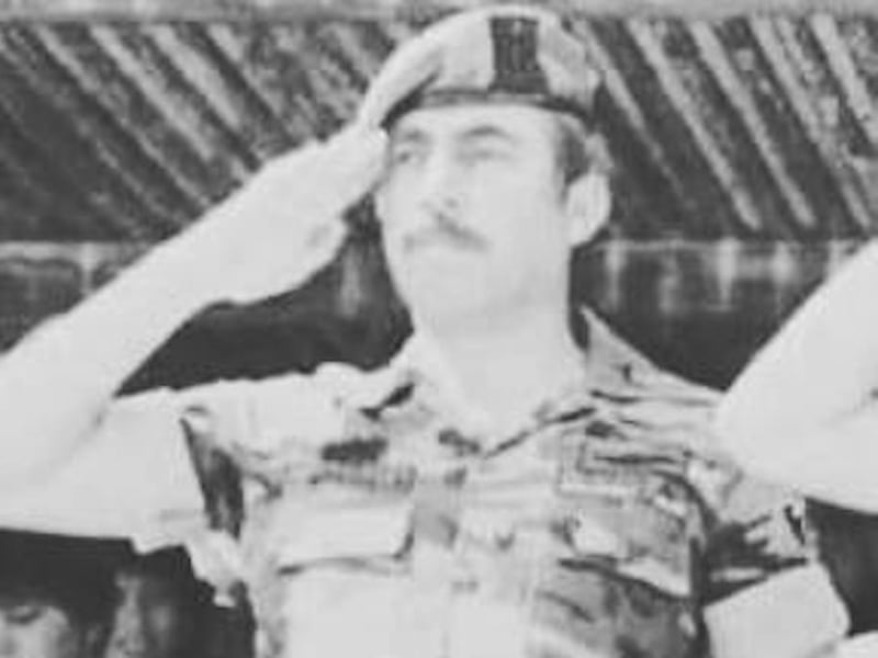 Recuerda el fallecimiento de su padre, el coronel Byron Lima Estrada