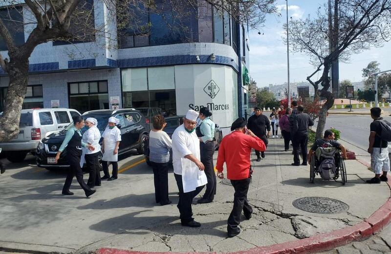 Un sismo de 5.2° sacudió el sur de California esta tarde. Se sintió desde Los Ángeles hasta Tijuana. Autoridades descartan tsunami, pero monitorean posibles daños.