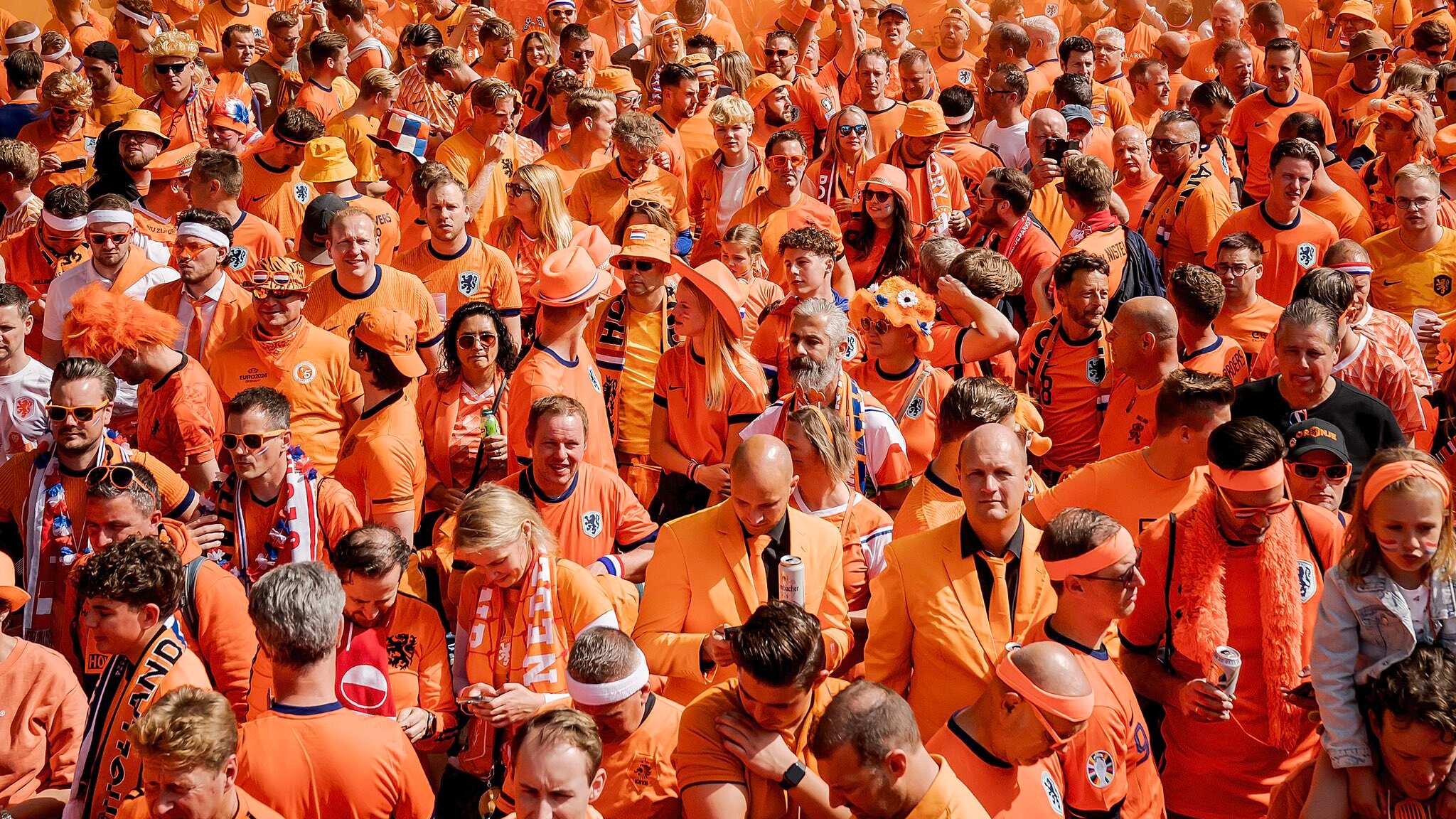 Impresionante fue la invasión de los hinchas neerlandeses.
