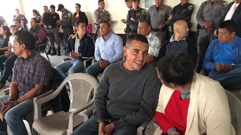 Sin López Bonilla la Fiscalía acusa a 17 por sustraer millones de la Policía