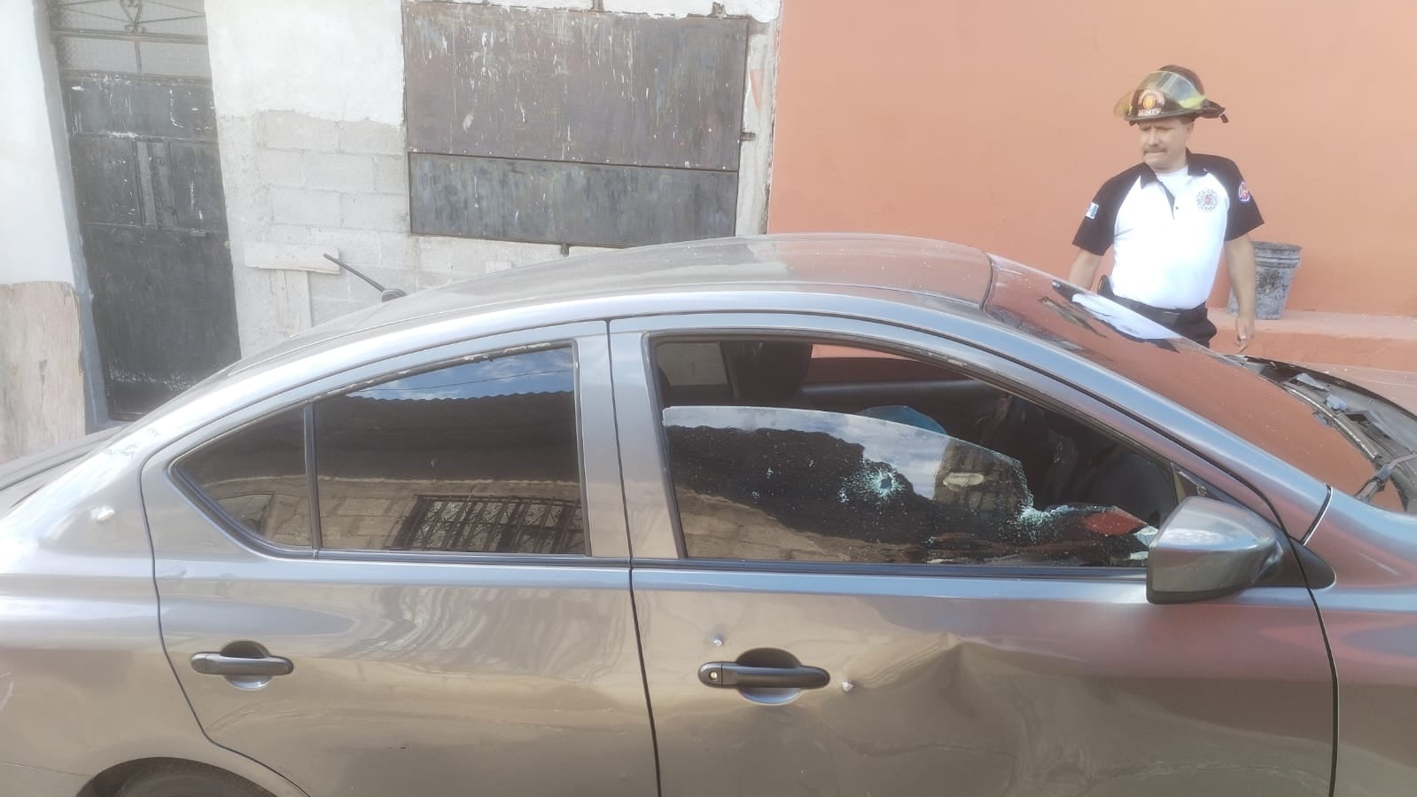 La pareja quedó fallecida en el interior del vehículo. Foto: CBV