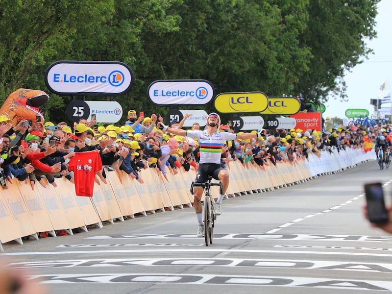 Tour de Francia 2021: Alaphilippe triunfa en la primera etapa y se viste de amarillo