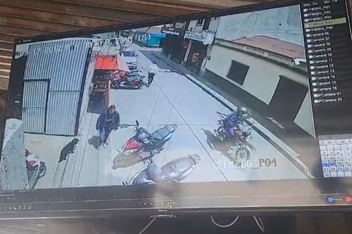 Menor cae por robo de teléfono tras ser captada por una cámara de seguridad