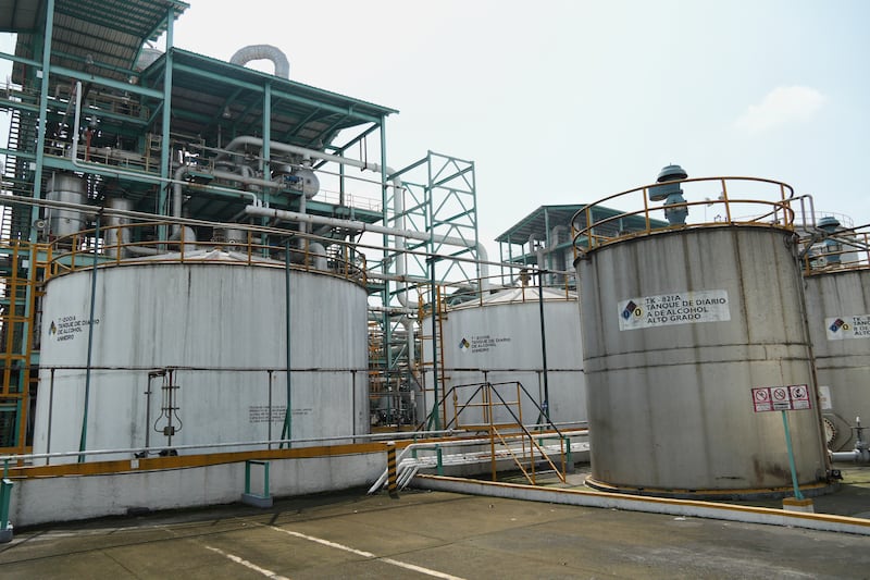 Destilería Pantaleón, en Escuintla, produce etanol.