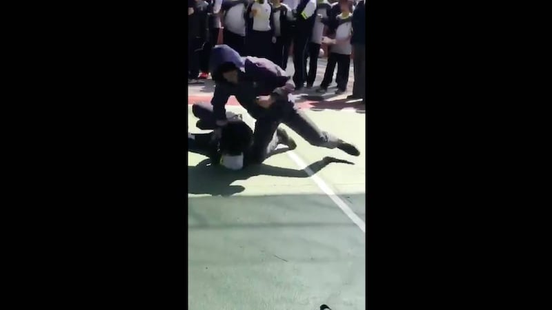 Exalumnos de colegio se pronuncian por agresión de estudiante