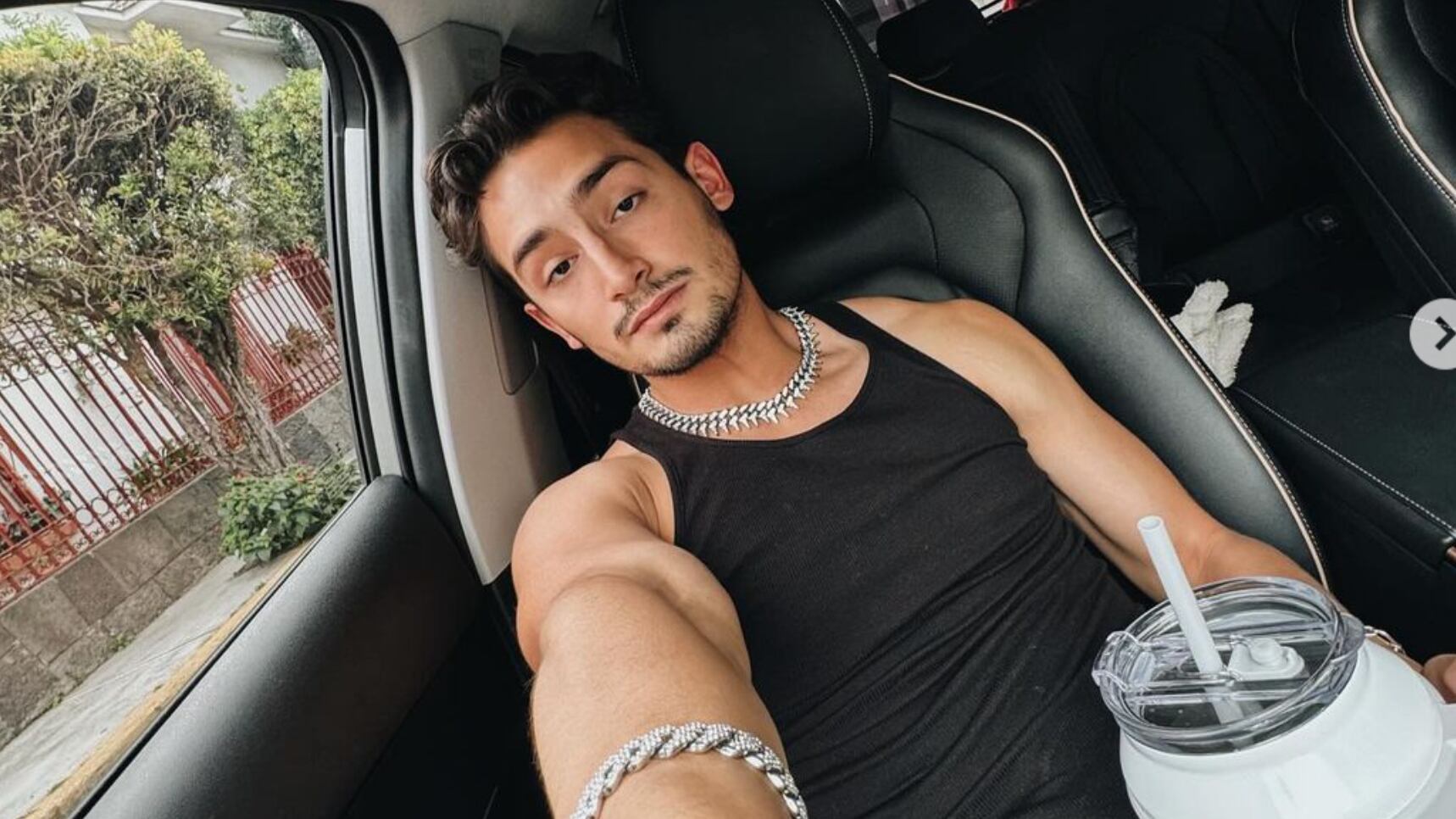 Siempre ha sido creativo con sus atuendos