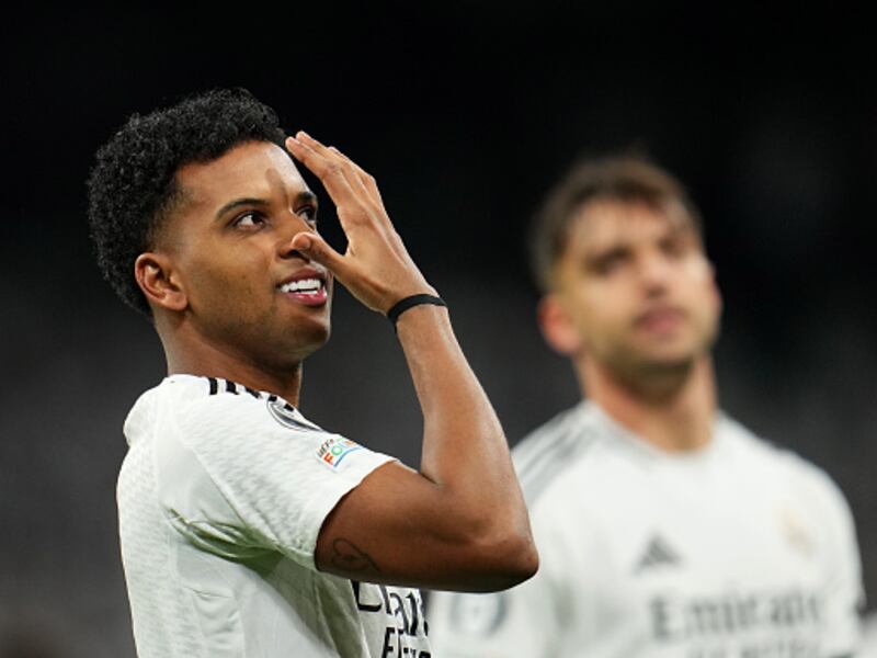 Rodrygo abandona el entrenamiento por molestia muscular y Ancelotti reconoce su bajo rendimiento