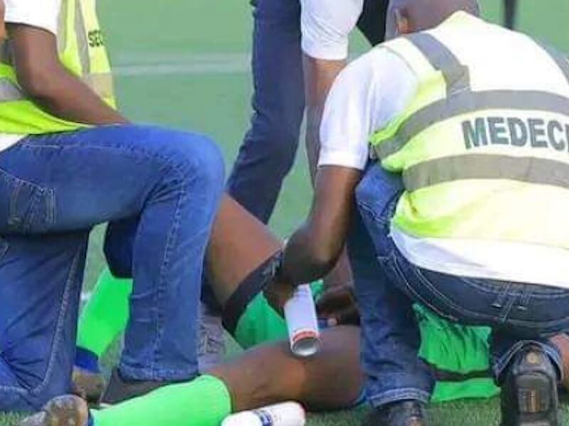 VIDEO. Se desmayó y murió en pleno partido de futbol
