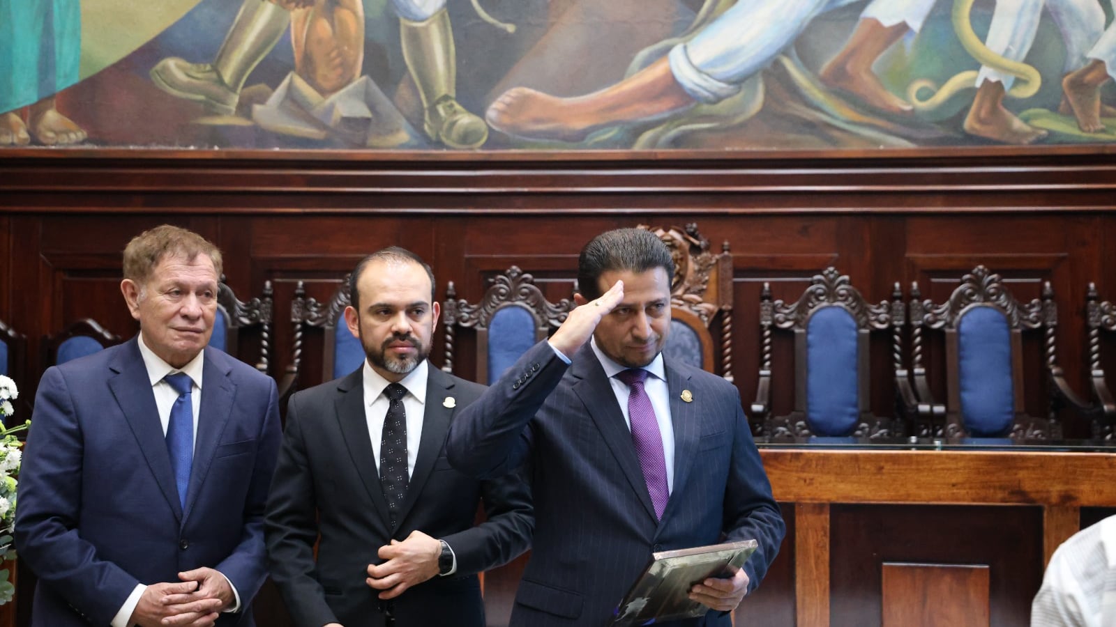 El diputado Nery Ramos, quien dirigió a la Policía, durante el acto en el Congreso.