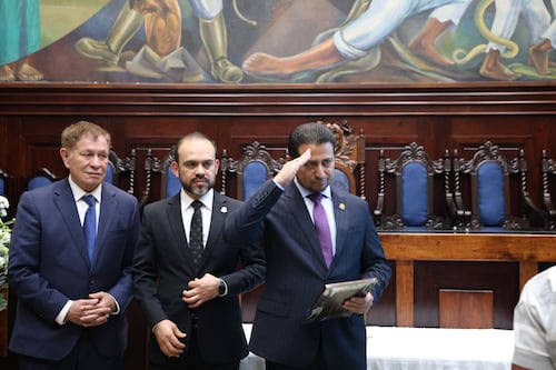 Congreso entrega apoyo económico a familias de los 11 policías ultimados por pandilleros