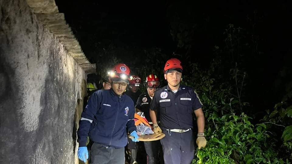 Varias viviendas quedaron soterradas en el Caserío Papur de Pastores, Sacatepéquez.