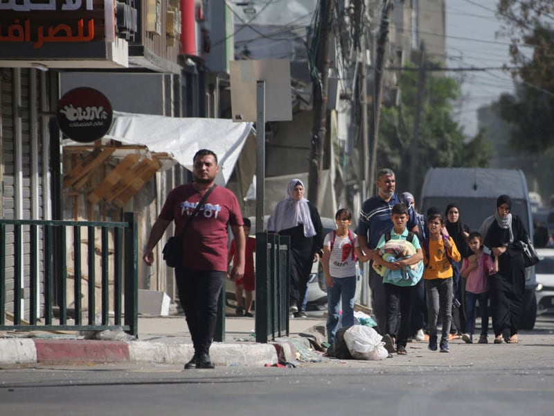 Nuevo convoy de ayuda entra en Gaza mientras Israel intensifica bombardeos