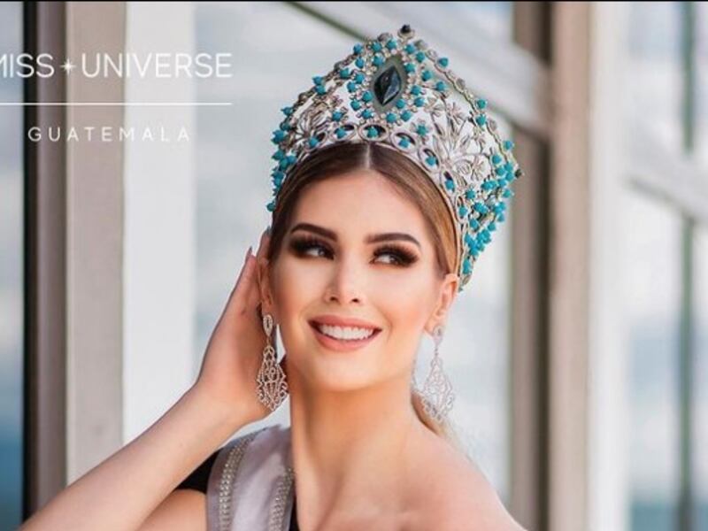 Miss Guatemala 2023: Ivana Batchelor deslumbra en transparente vestido