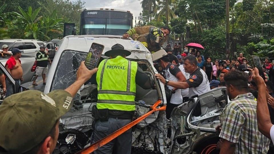 Fuerte accidente de tránsito. Foto: CBV