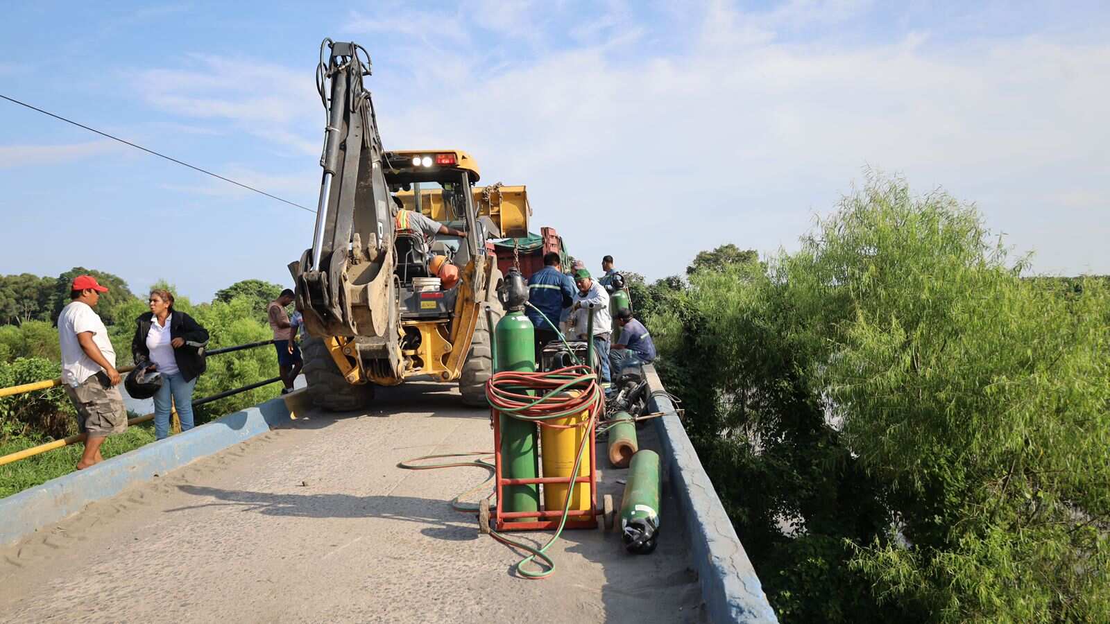 Imagen ilustrativa de los trabajos de reparación del puente Nahualate. Foto CIV