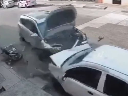 VIDEO. Arrolló a sus dos asaltantes para vengarse y ambos murieron en Ecuador