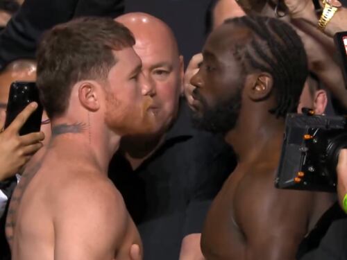 VIDEO: Golpes en el pesaje del Canelo Álvarez y Terrence Crawford en Las Vegas