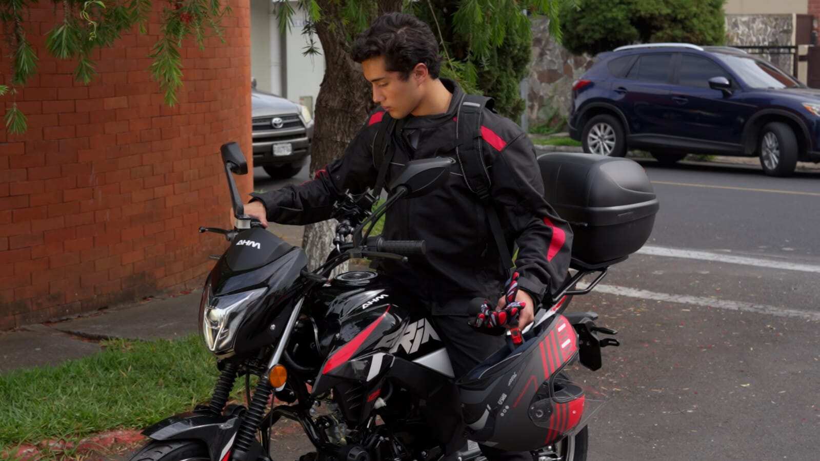 Fundada en 1973, VRC Motoshop es una cadena guatemalteca con más de 60 Mototiendas en todo el país.