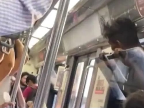VIDEO. Hombre intenta colarse en un Tren de Guadalajara y termina partido a la mitad