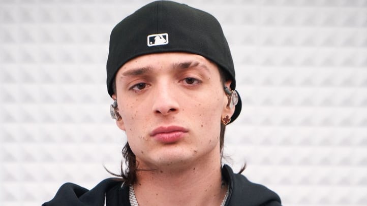 Peso Pluma recibe hate por su infidelidad