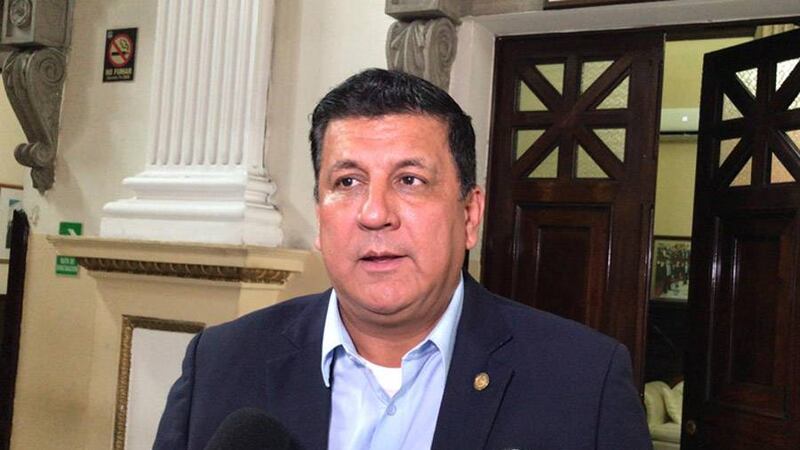 Buscan capturar al exdiputado Estuardo Galdámez