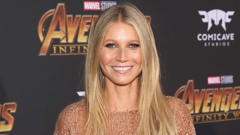 Gwyneth Paltrow celebra sus 50 años con foto en bikini desafiando "la gravedad"