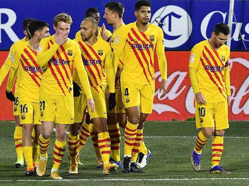 El Barcelona derrota al Huesca pero sigue dejando dudas