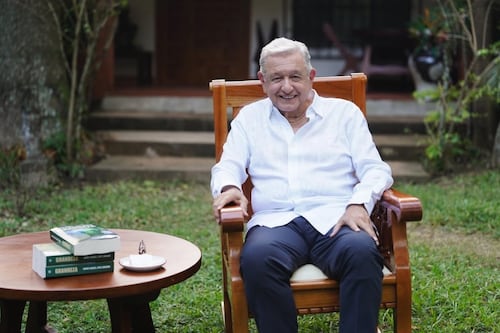 Expresidente de México, Andrés Manuel López Obrador reaparece para promocionar su libro “Grandeza”