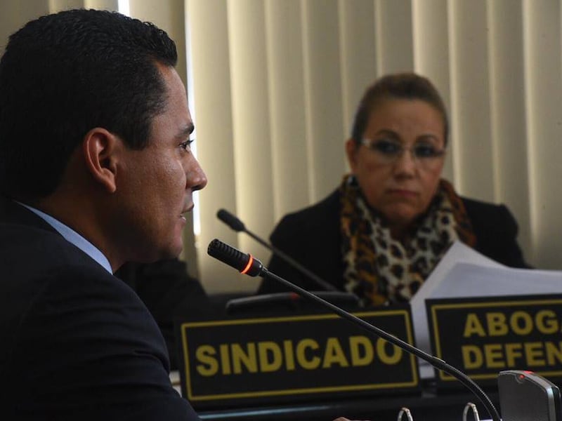Orden de aprehensión en contra del exjuez Carlos Ruano, quien ya se está en el exilio