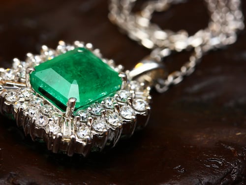 Se tragó una esmeralda en medio de un robo a joyería y la Policía no encontró pruebas en su contra