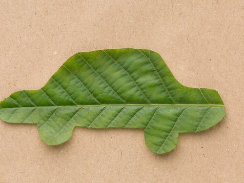 ¿Optar por un auto eléctrico o por un auto híbrido?