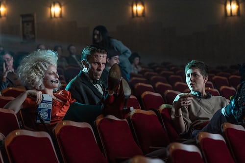 La Novia rompe el silencio: Maggie Gyllenhaal y Jessie Buckley reinventan el mito del terror