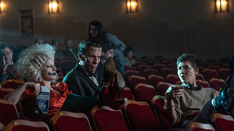 La Novia rompe el silencio: Maggie Gyllenhaal y Jessie Buckley reinventan el mito del terror