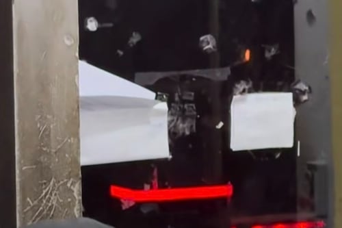 Así quedó la garita de un residencial en San Ángel tras enfrentamiento armado