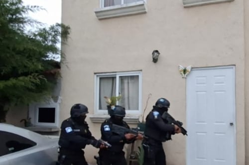 Desmantelan banda que fingía ser narcos para extorsionar