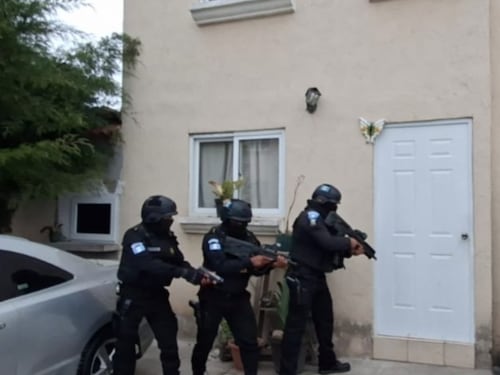 Desmantelan banda que fingía ser narcos para extorsionar