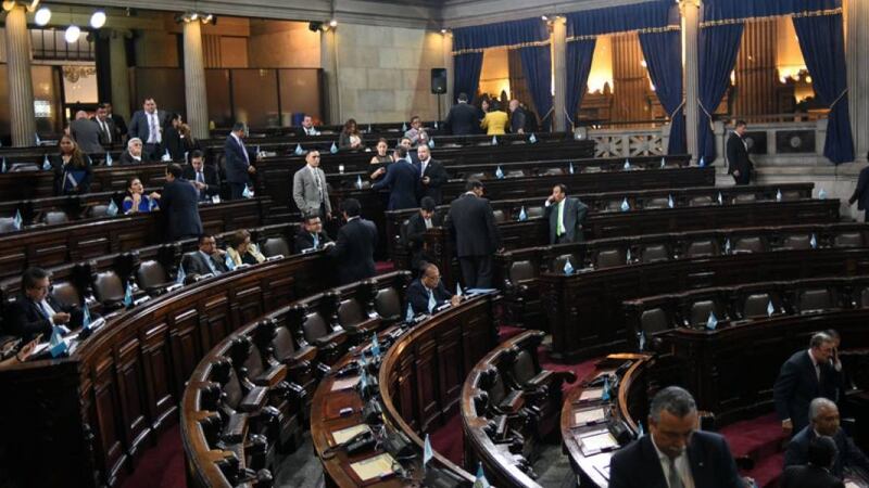 Al menos 87 diputados se quedarían sin partido político tras cancelaciones