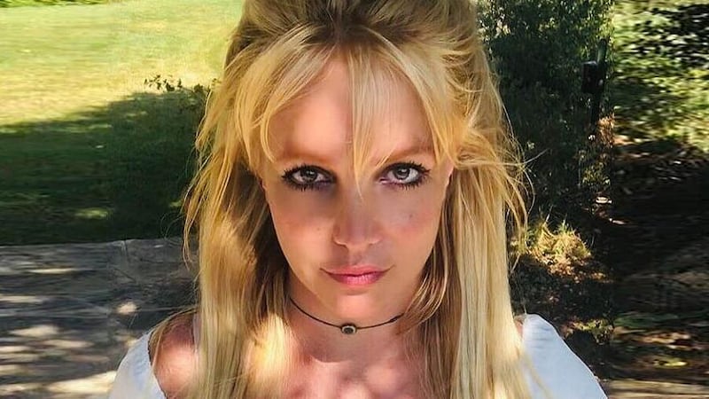 Britney Spears sufrió daño cerebral y explica por qué sube videos bailando