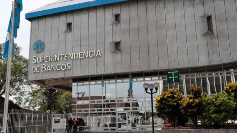 El viernes y el lunes no habrá bancos