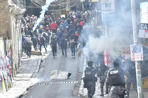 Crisis política en Bolivia: Bloqueos dejan decenas de personas detenidas y varios heridos