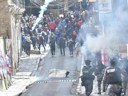 Crisis política en Bolivia: Bloqueos dejan decenas de personas detenidas y varios heridos