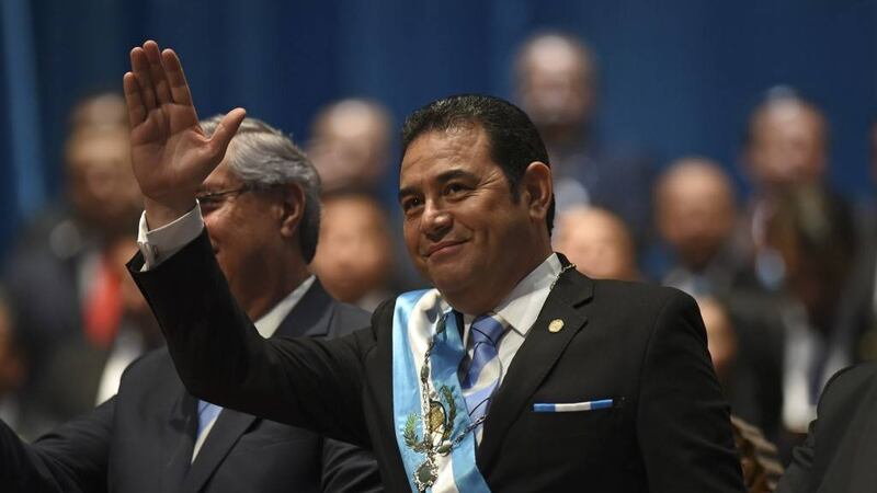 ¿Cuánto pagó Jimmy Morales para el vino de despedida?